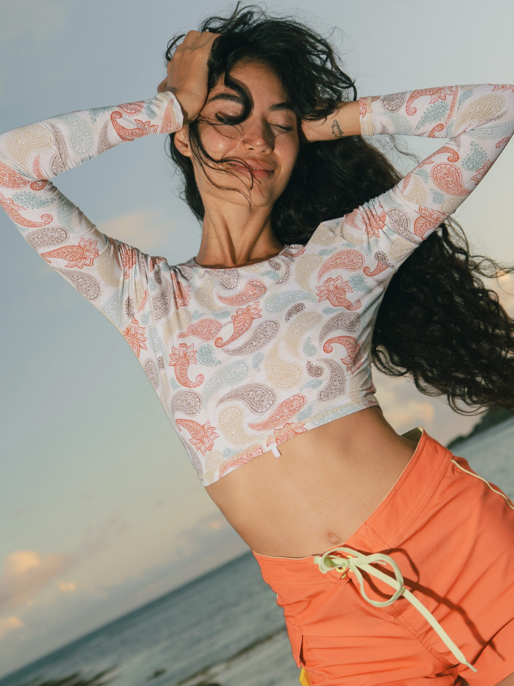 CHILLHANG Floral Long Sleeve Cropped Rash Guard - Women's
