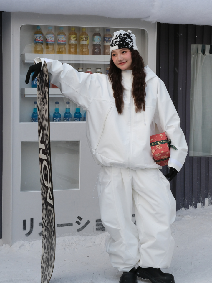 Hellystudio All-white 3L Snow Jacket - Unisex - Snowears