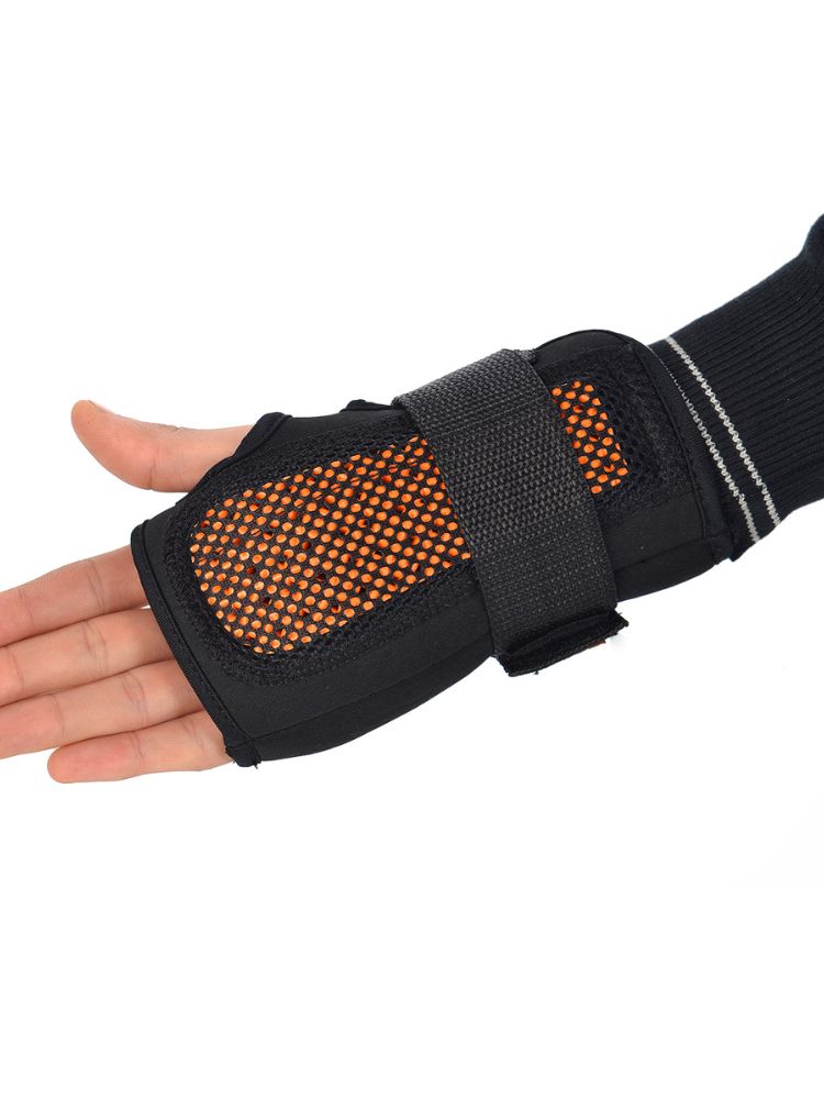 Doorek Snow Sports Wrist Guards - Unisex Doorek | Snowears.com