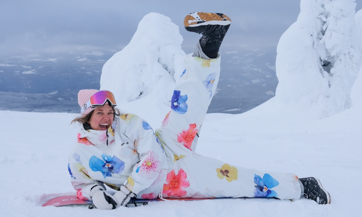 10 Best Stylish Women Ski Suits in 2026