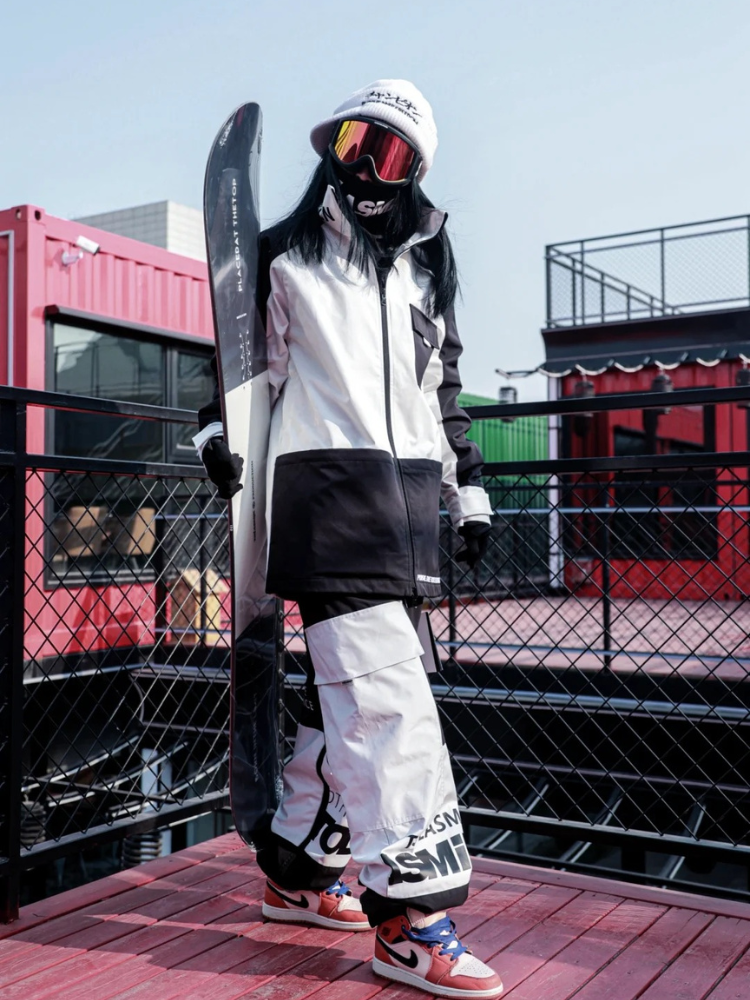 Tolasmik Wild Baggy Snowboard Jacket - Women's - Snowears- Womens snowboard/Ski Jackets