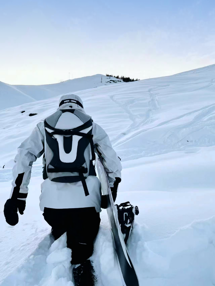 UZSQUARE Atom Mountain Backpack - Snowears-snowboarding skiing jacket pants accessories